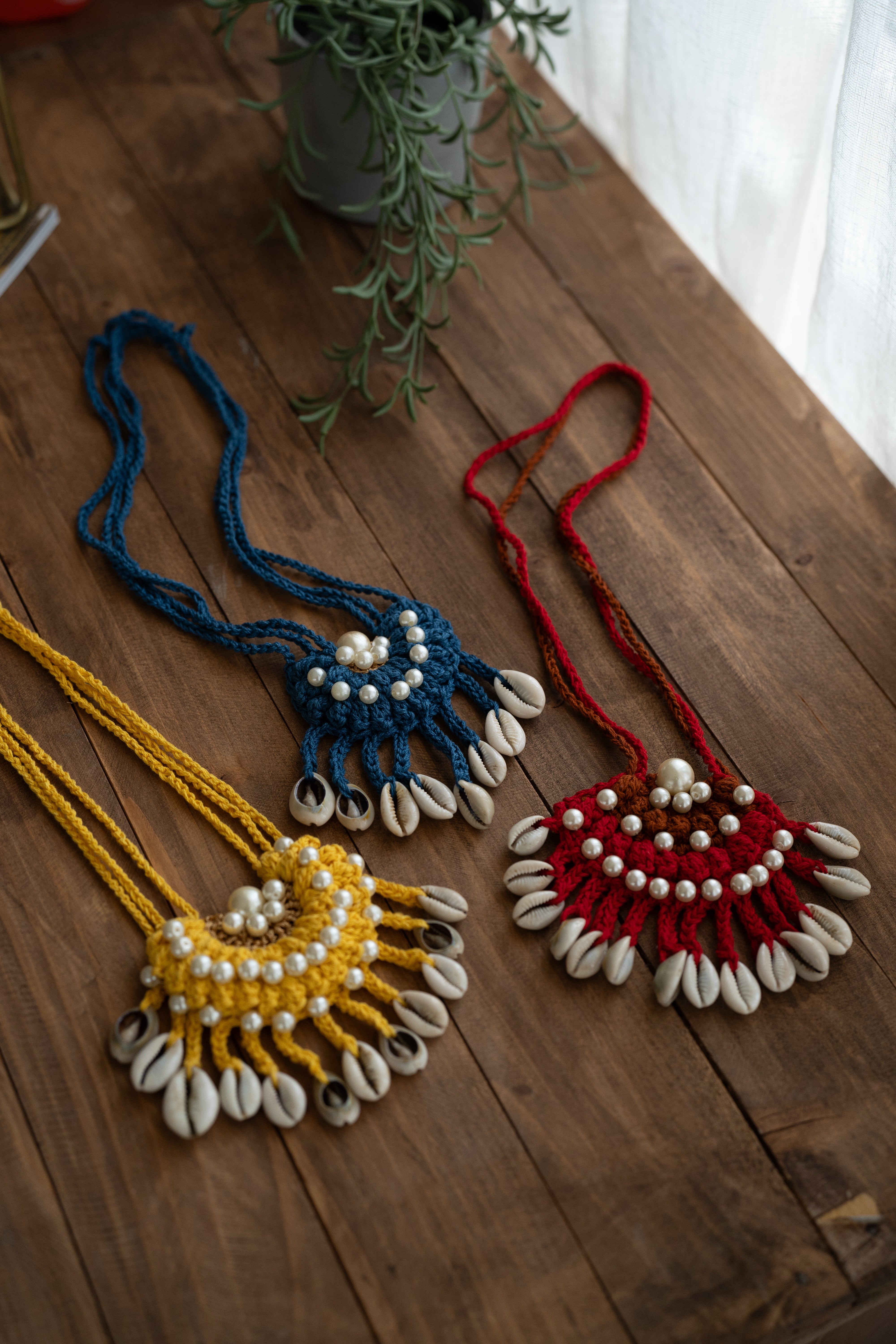 Red & brown pearl long necklace