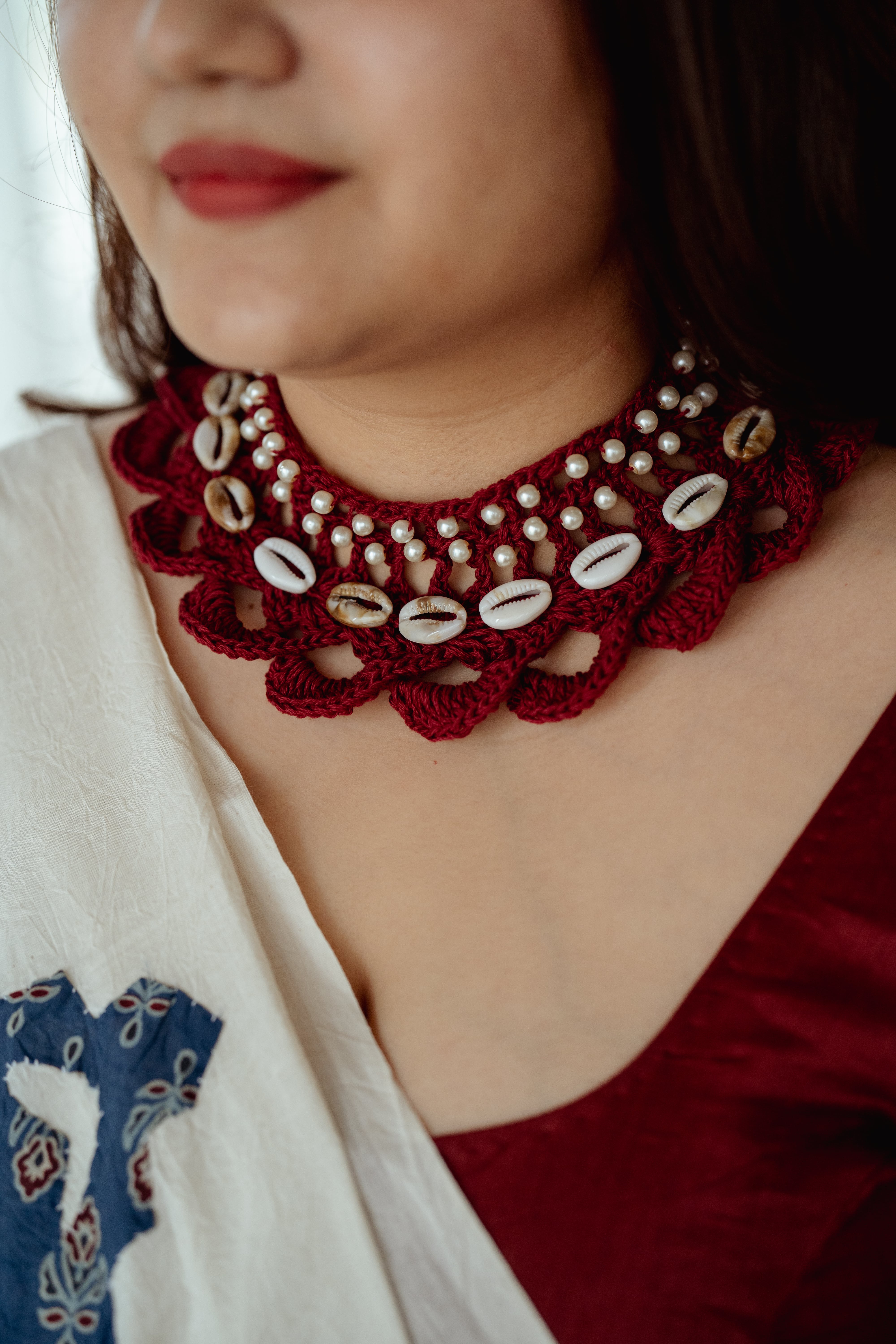 Maroon choker collar necklace