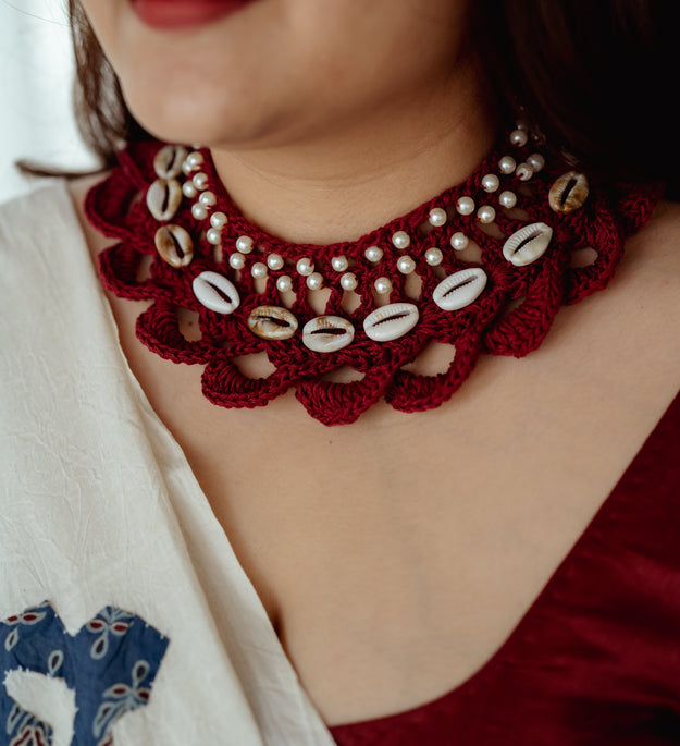 Maroon choker collar necklace