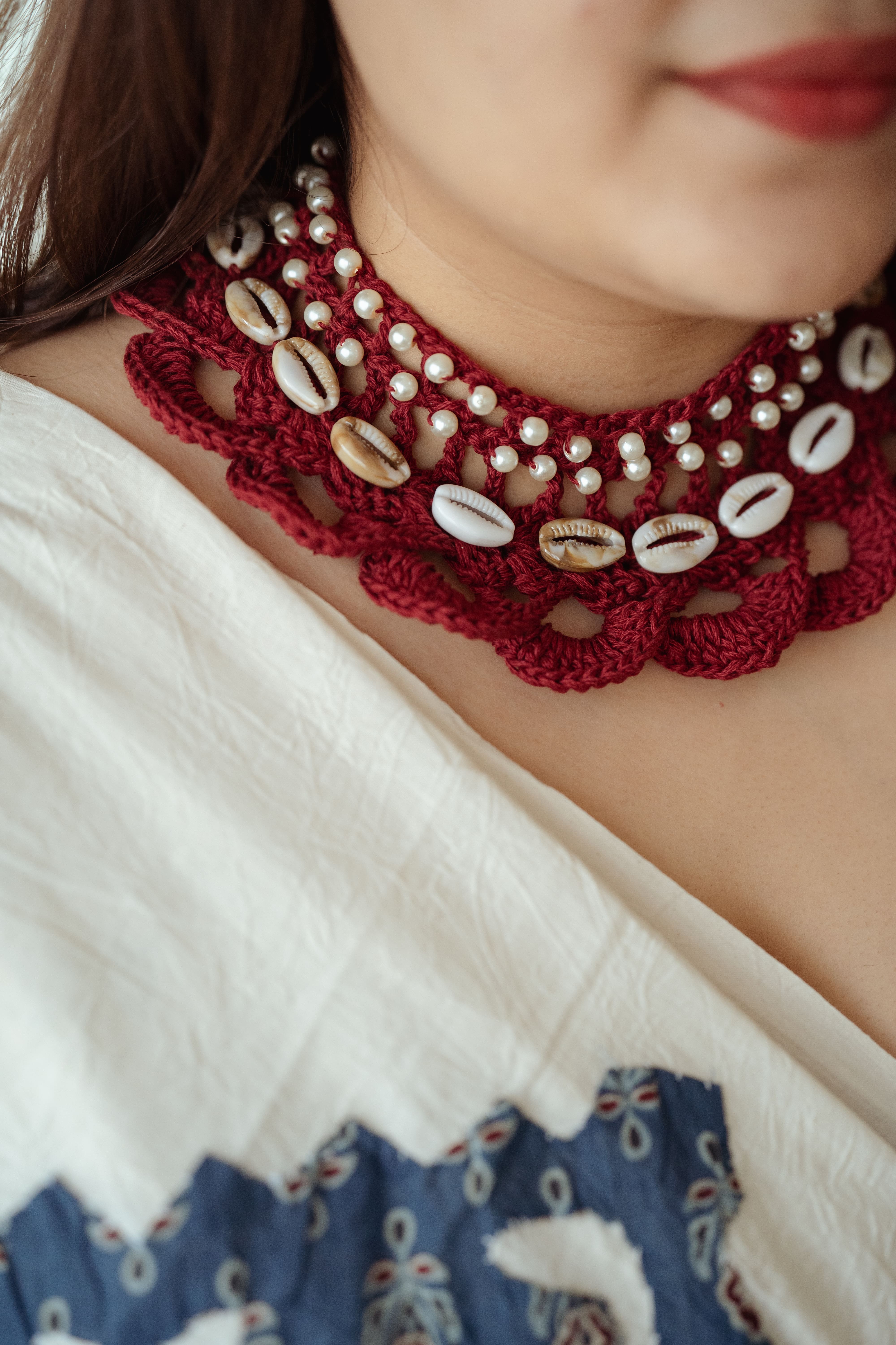 Maroon choker collar necklace