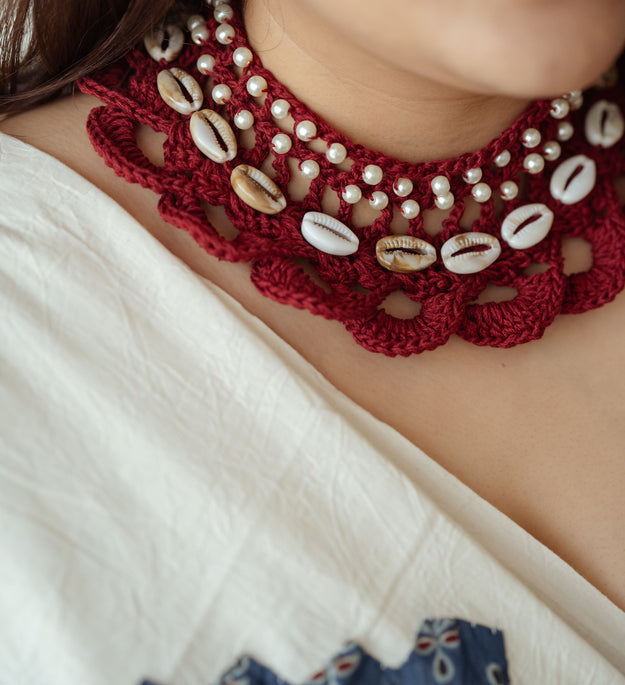 Maroon choker collar necklace