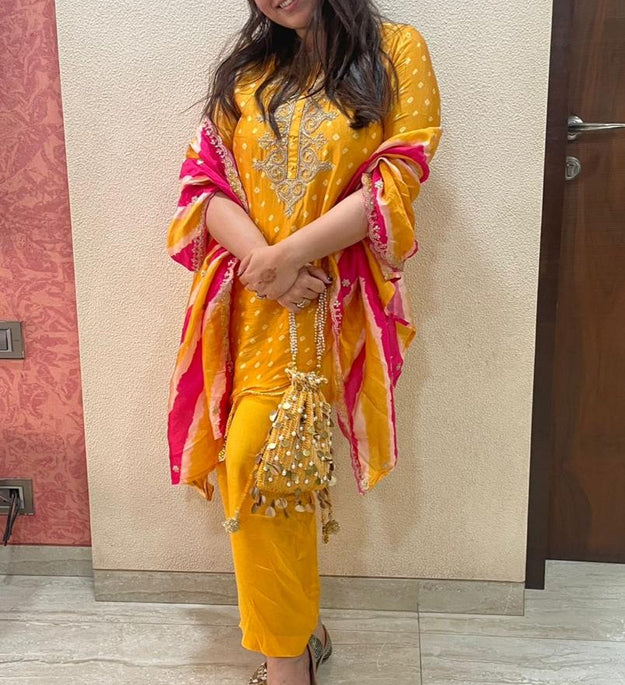 Yellow pearl flat crochet potli bag